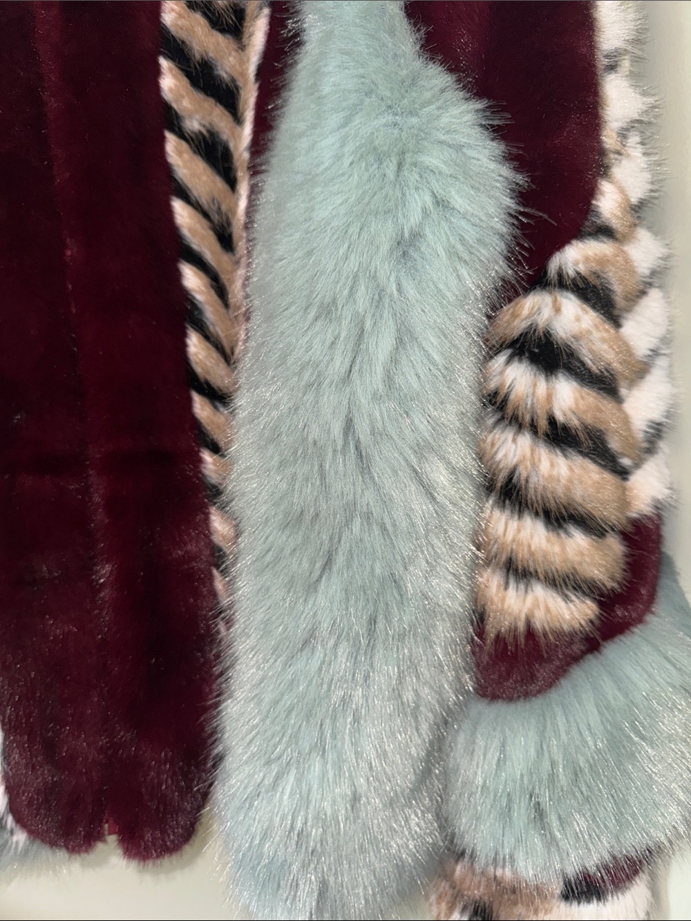 Akira HAVE IT ALL PANELED FUR COAT Stylish Multicolor Faux Fur Jacket L Large - Picture 6 of 7